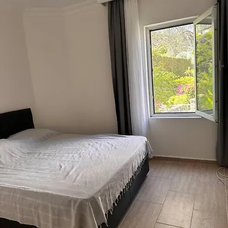 Apartmán Tuerkbuekue Sitede Manzarali Yeni Daire. Bodrum